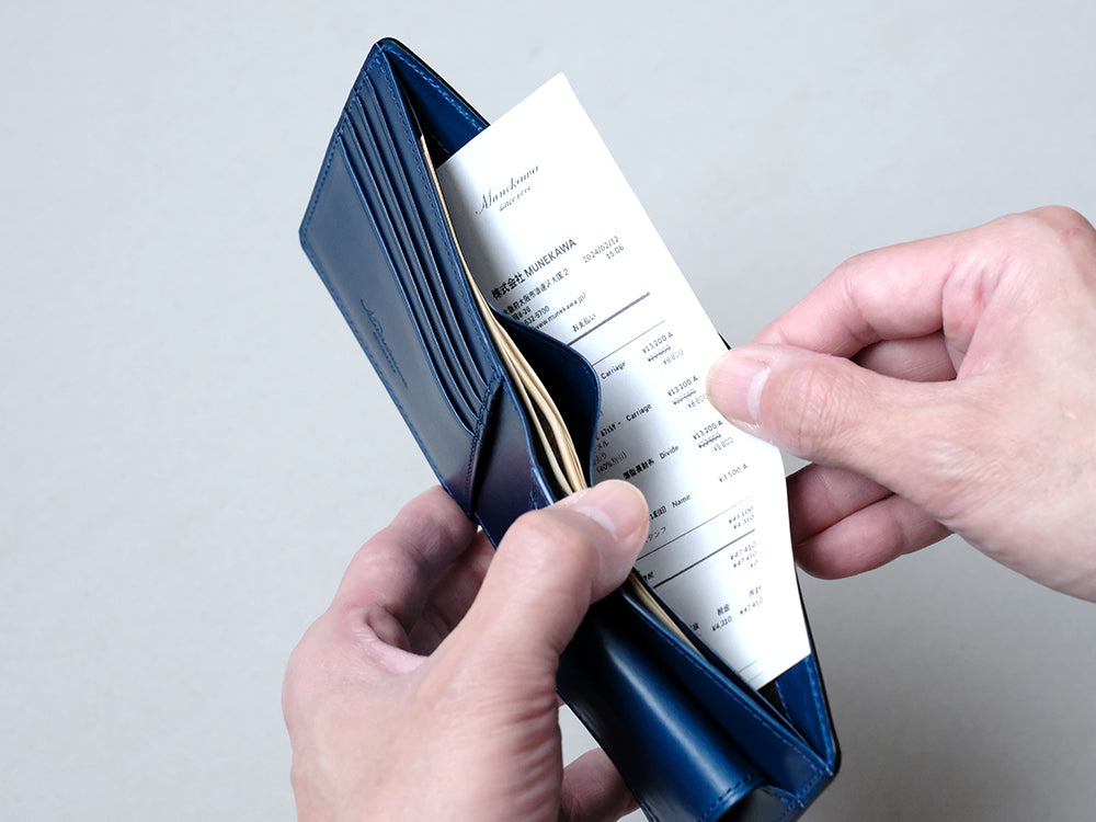 小銭入れ付き二つ折り財布“Feel Coin”